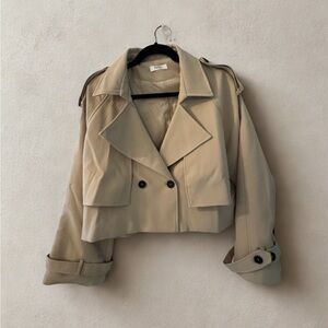 Avara cropped trench coat Ezra Jacket - Cream